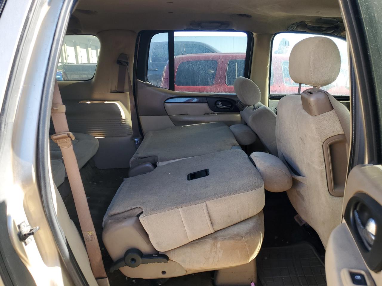 2004 GMC Envoy - Image 10