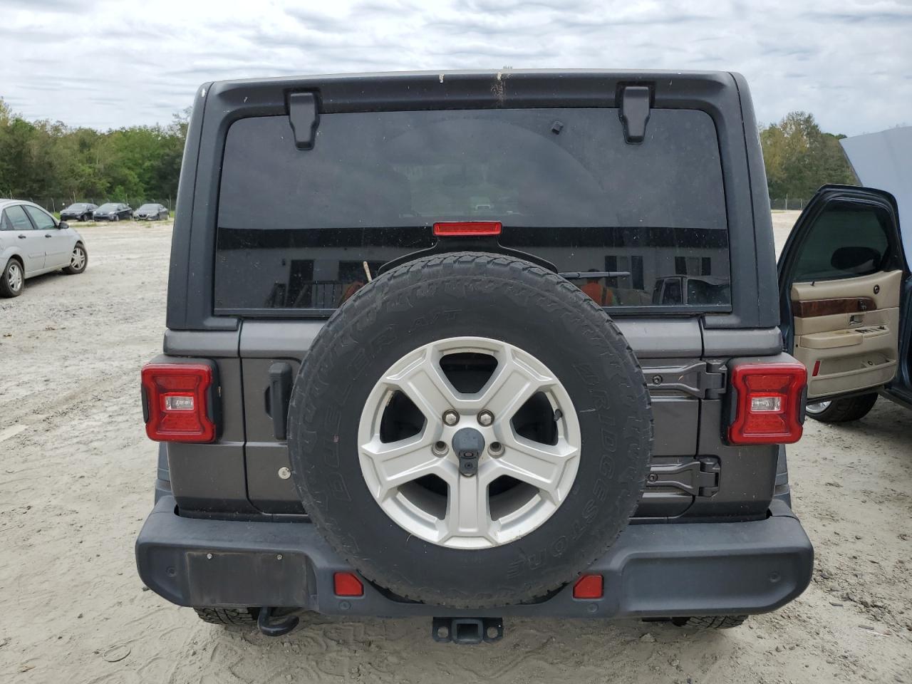 2018 Jeep Wrangler Unlimited Sport VIN: 1C4HJXDN0JW211437 Lot: 74903514