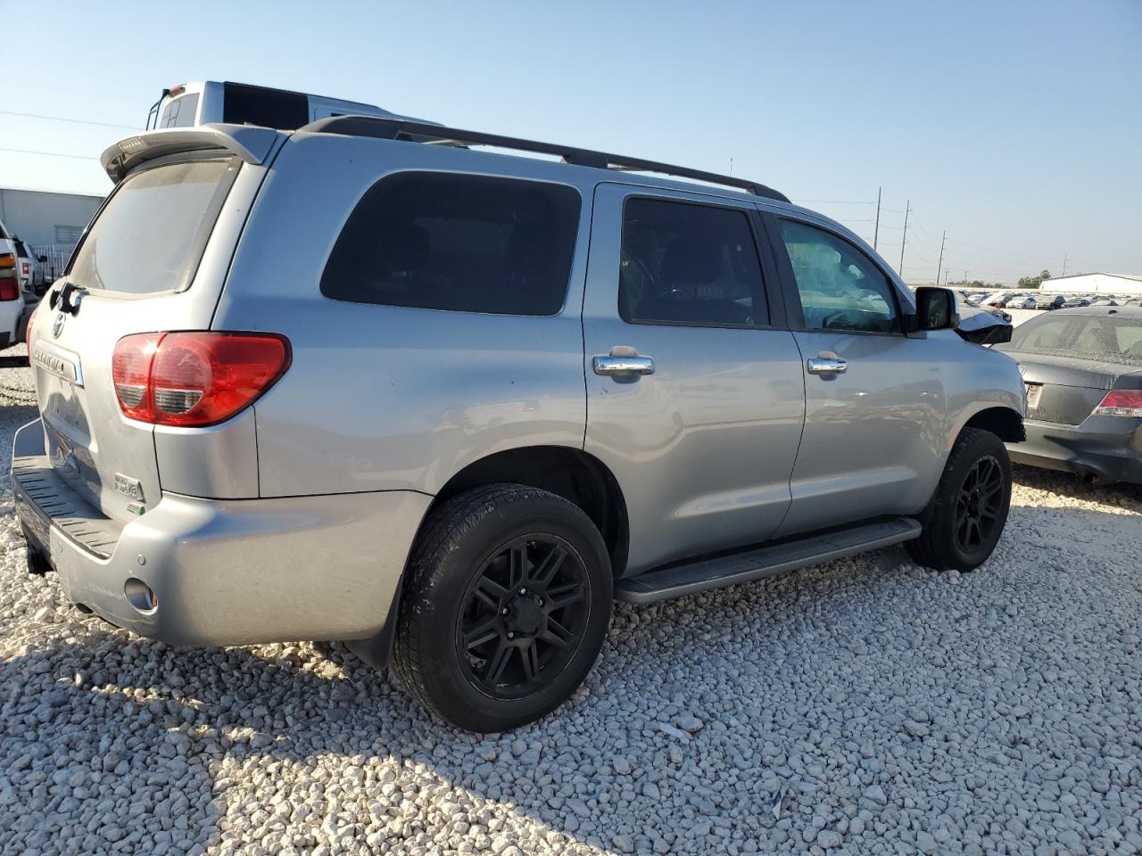 2014 Toyota Sequoia - Image 3