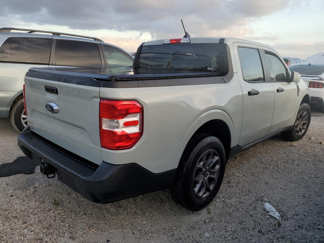 2023 Ford Maverick - Image 3
