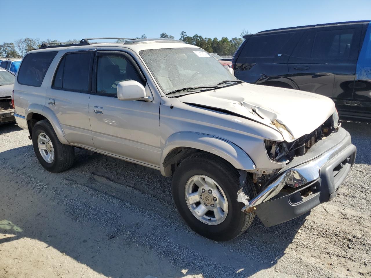 2000 Toyota 4Runner - Image 4