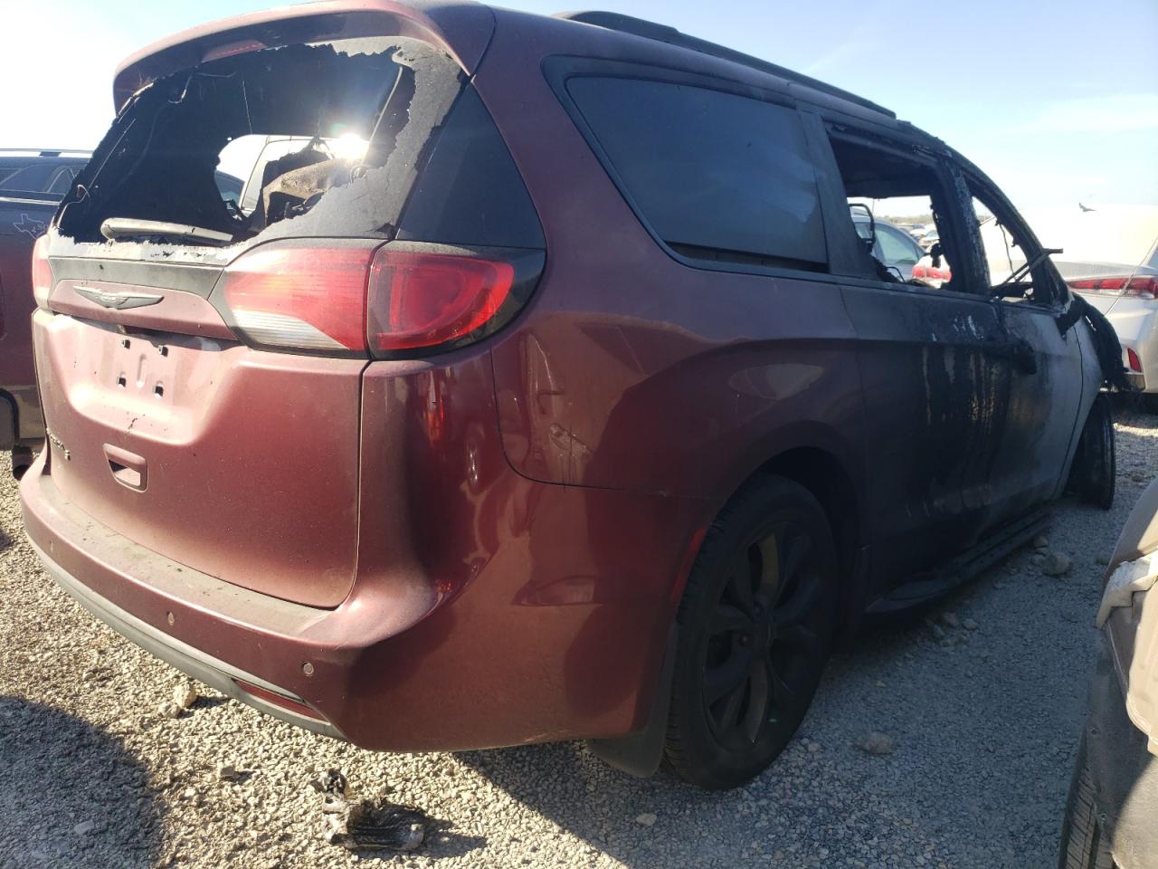 2018 Chrysler Pacifica - Image 3