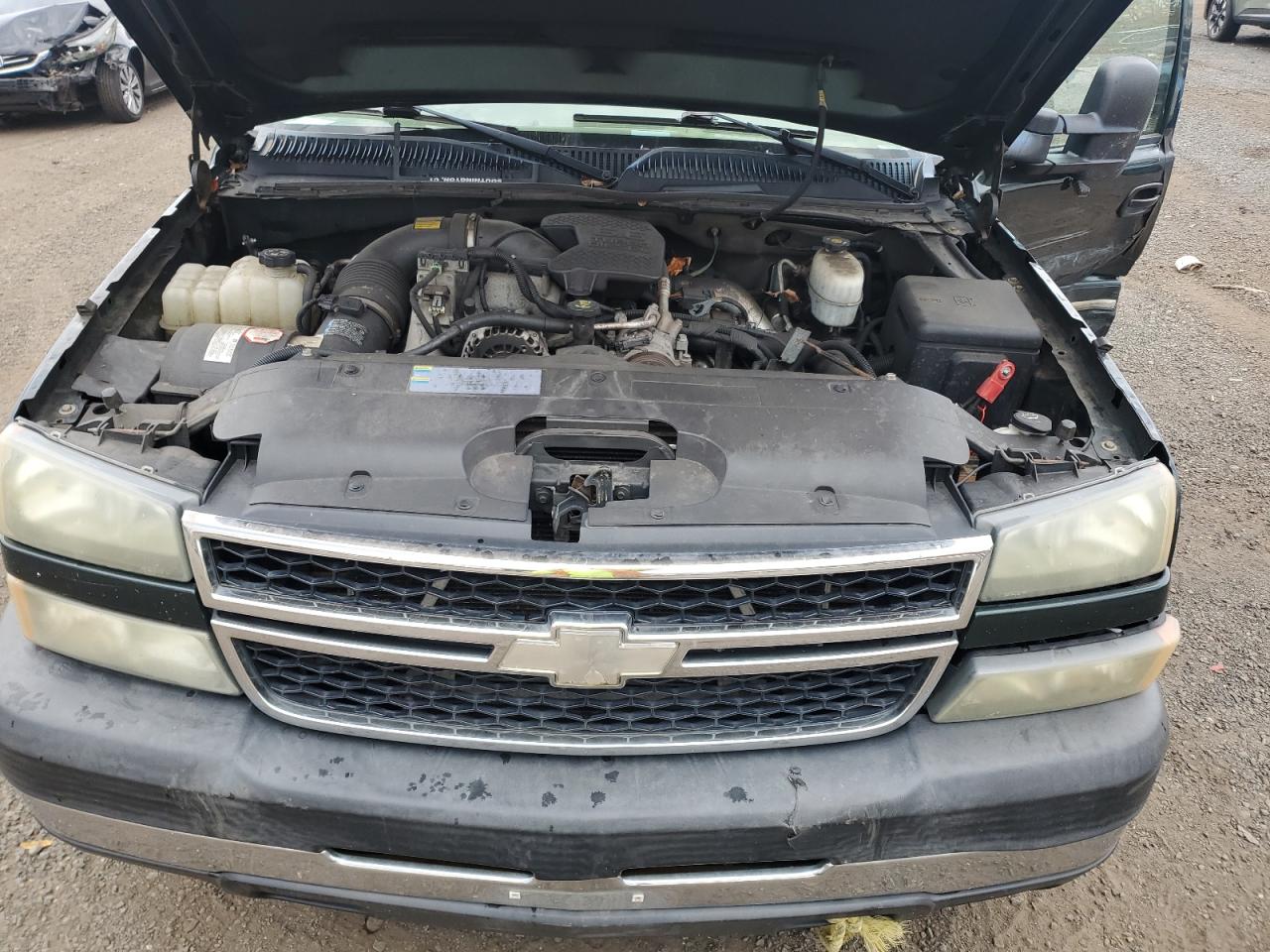 2006 Chevrolet Silverado - Image 12