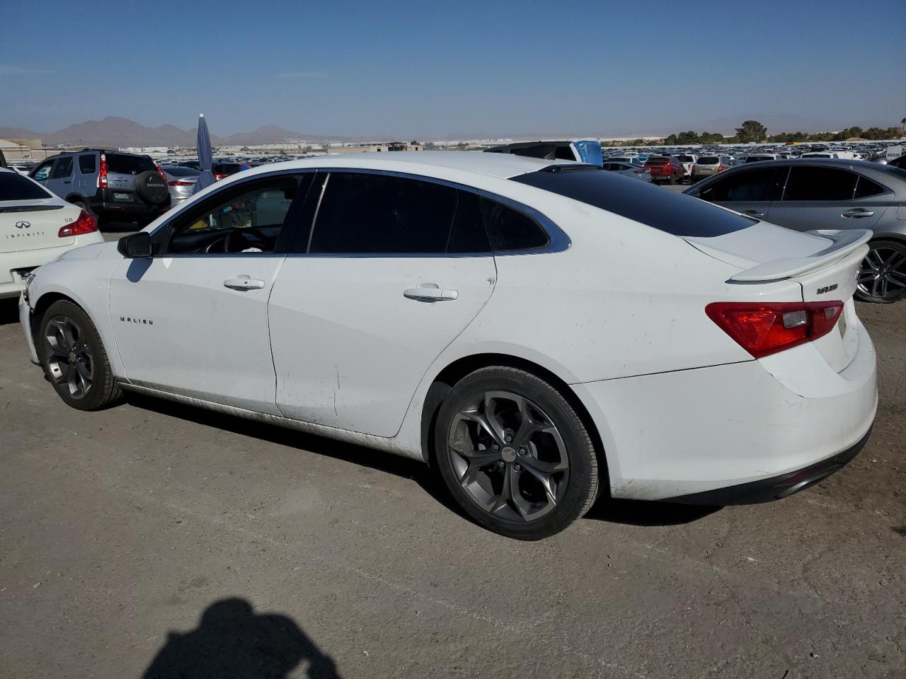 2019 Chevrolet Malibu - Image 2
