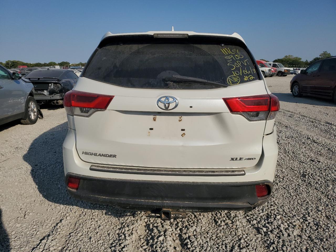 5TDJZRFH2KS567323 2019 Toyota Highlander Se