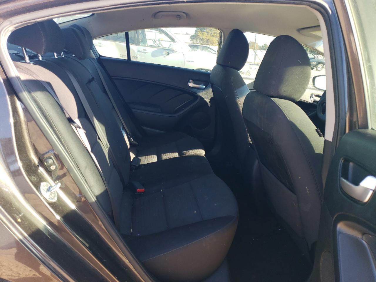 2017 Kia Forte - Image 10