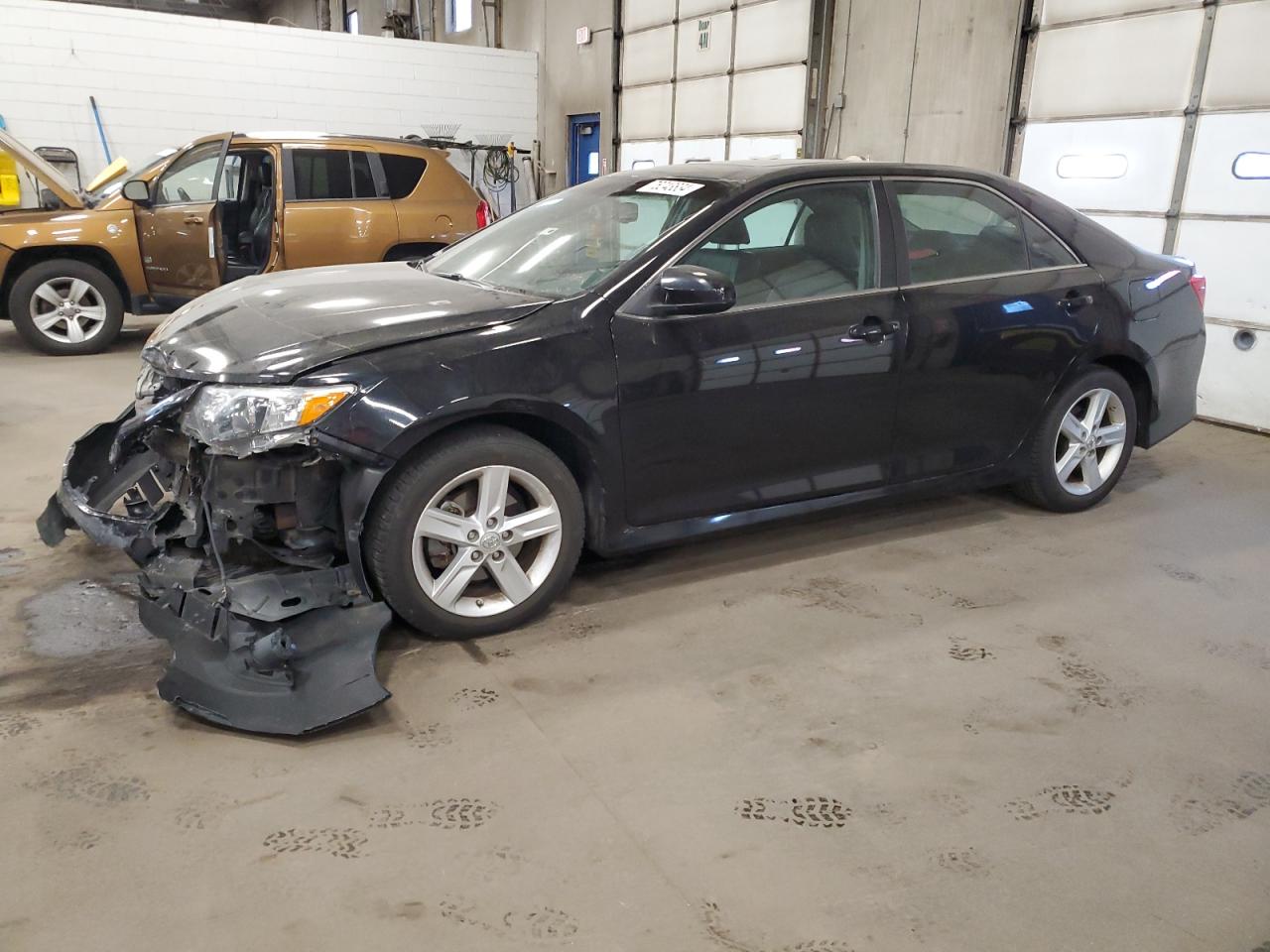 VIN 4T1BF1FKXDU671367 2013 TOYOTA CAMRY no.1