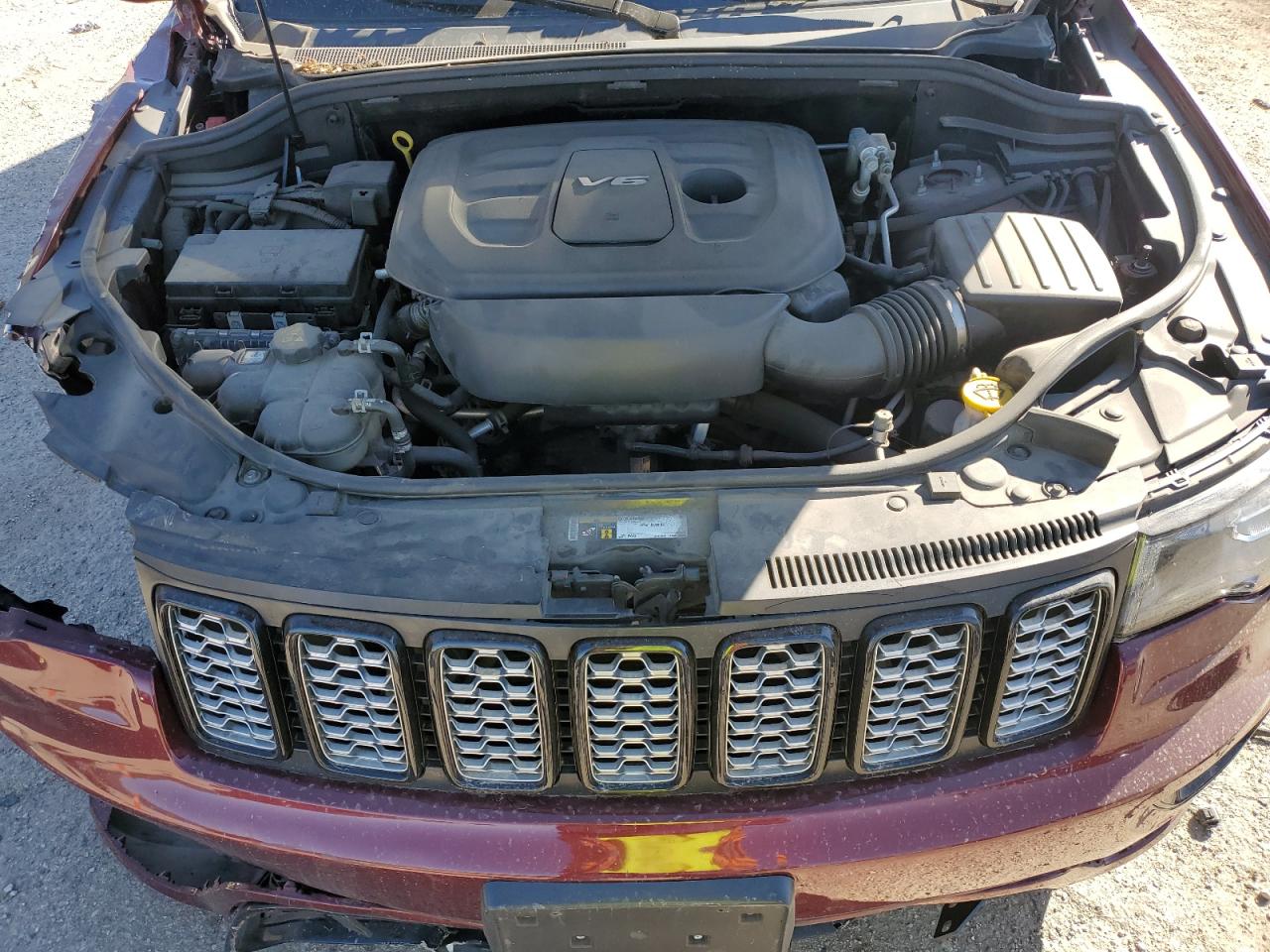 1C4RJFAG4JC391107 2018 Jeep Grand Cherokee Laredo