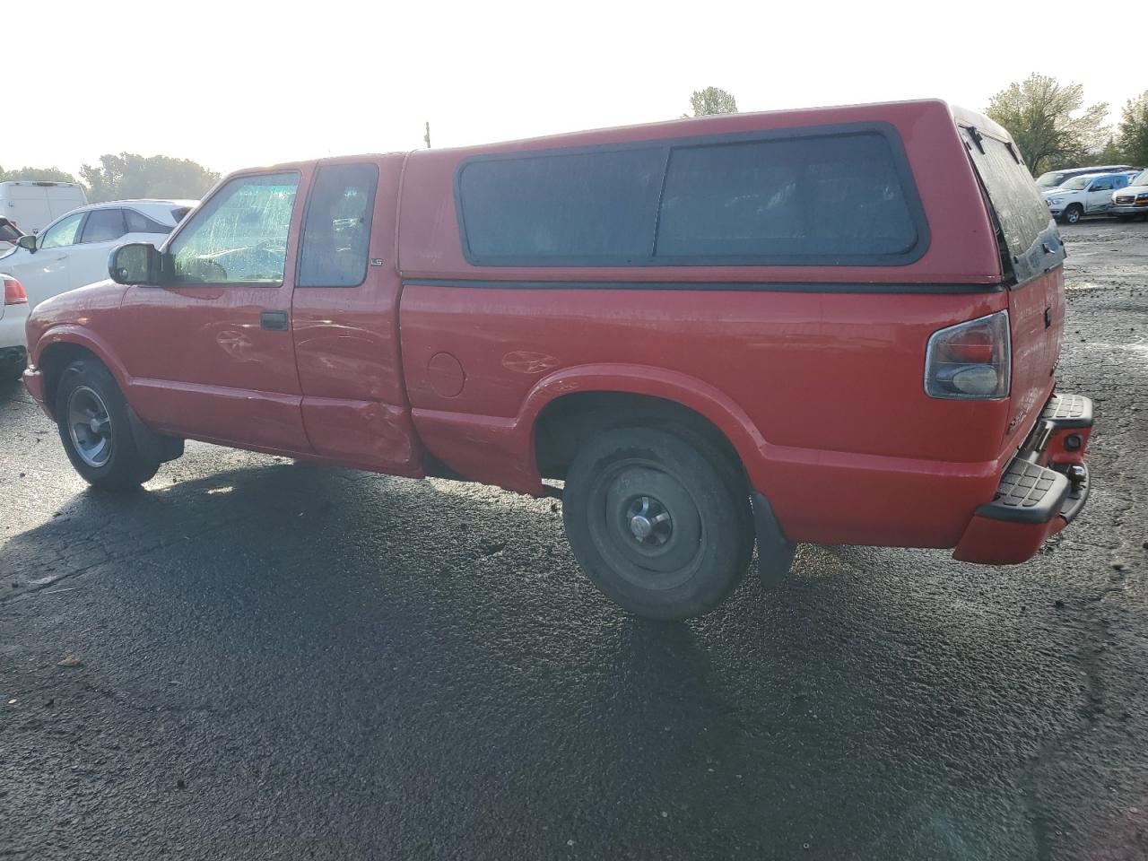 2000 Chevrolet S-10 Pickup - Image 2