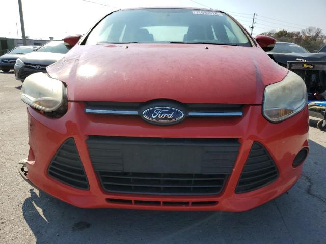 Sedans FORD FOCUS 2013 Red