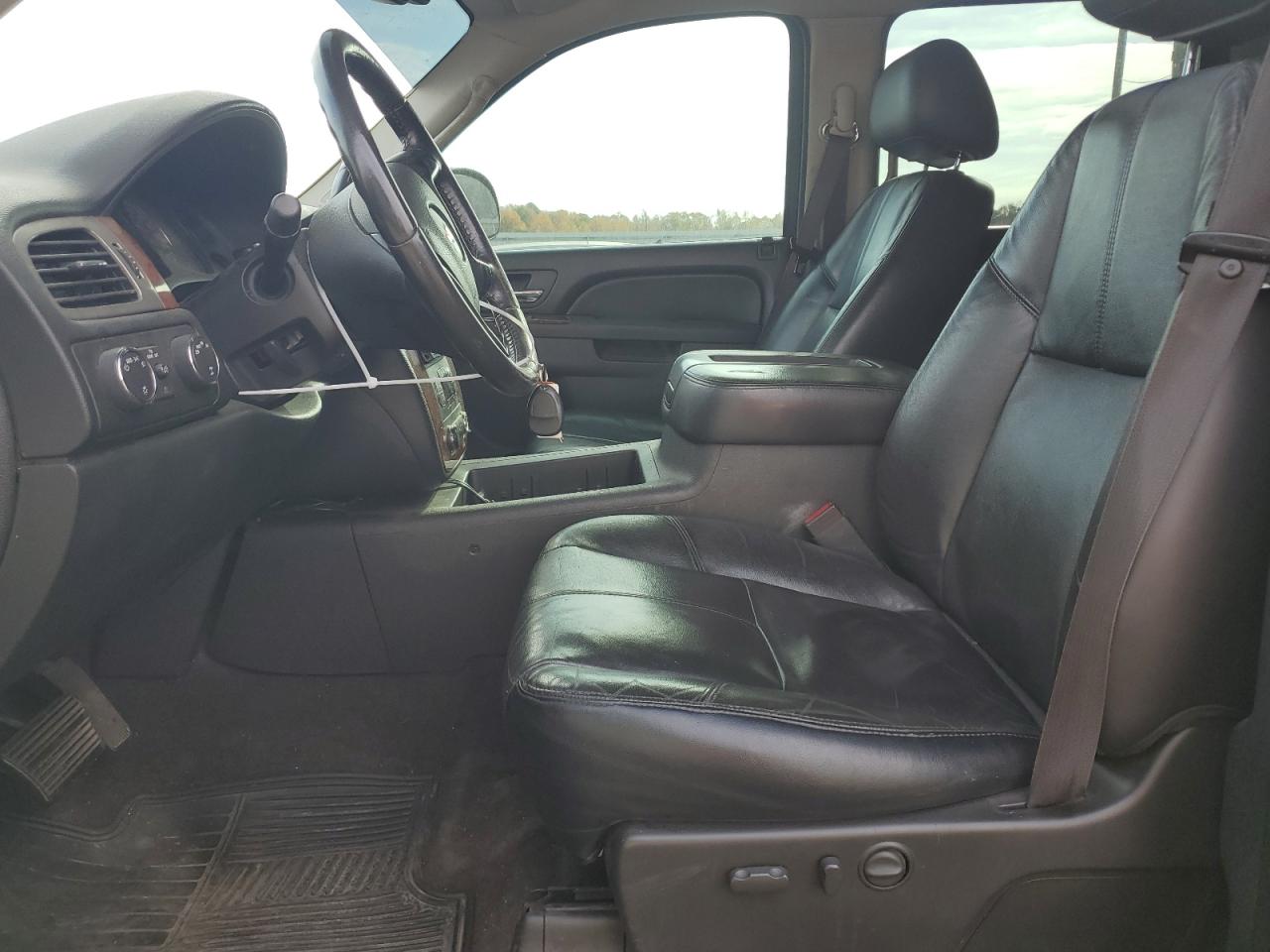 2010 Chevrolet Silverado - Image 7