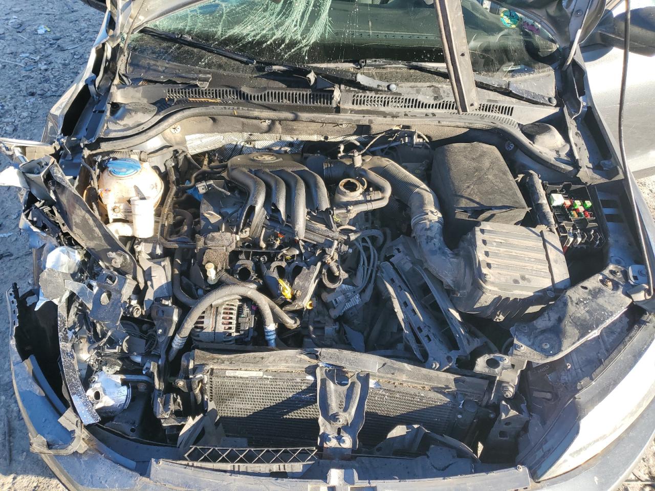 2014 Volkswagen Jetta - Image 21