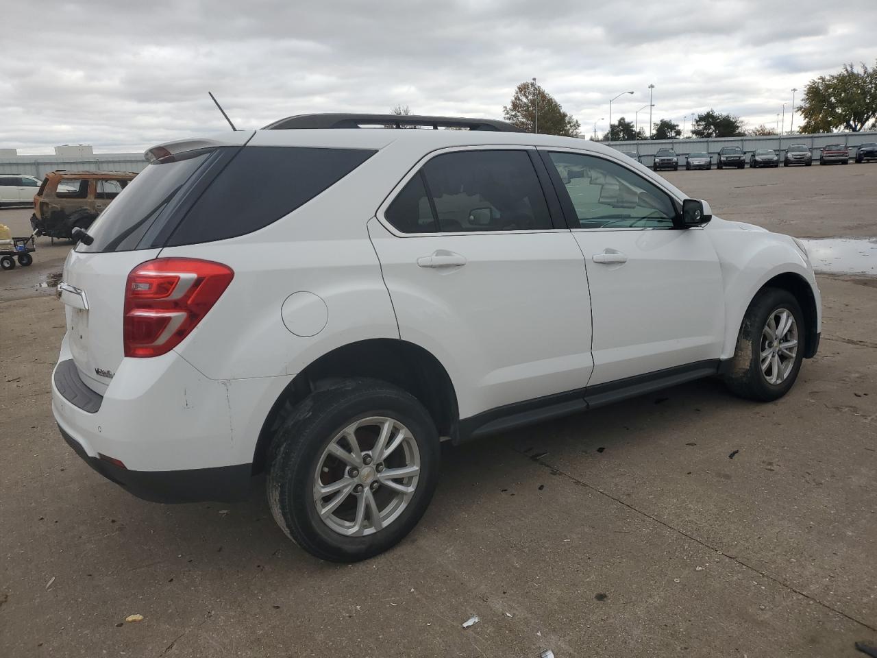 2017 Chevrolet Equinox - Image 3