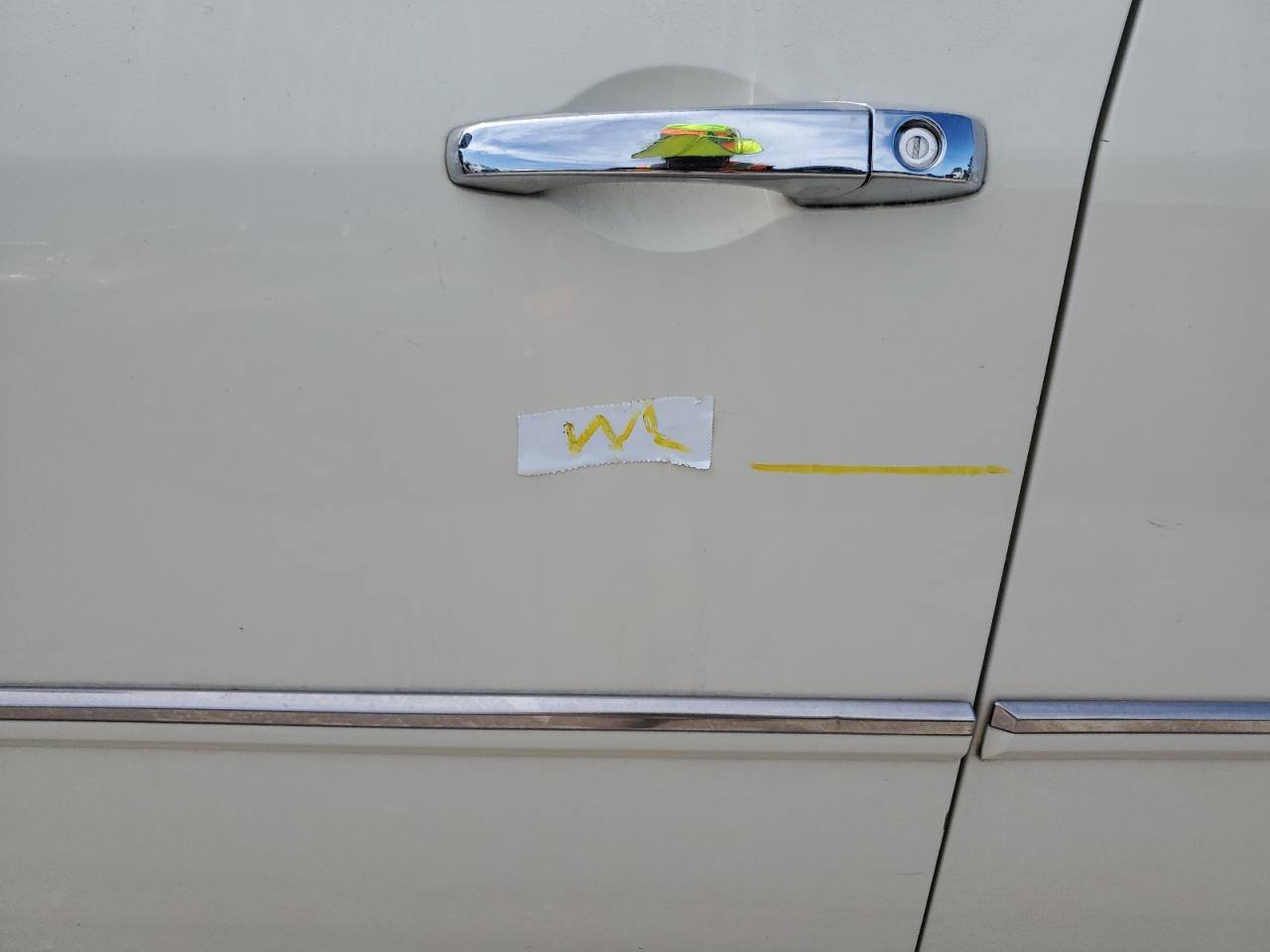 2010 Chrysler 300 - Image 12