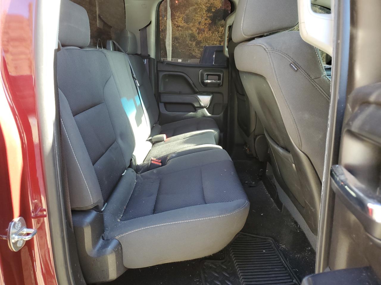 2015 Chevrolet Silverado - Image 10