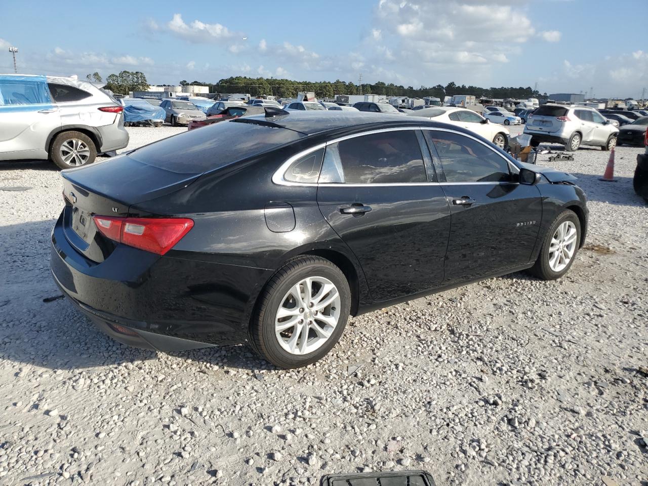 2018 Chevrolet Malibu - Image 3