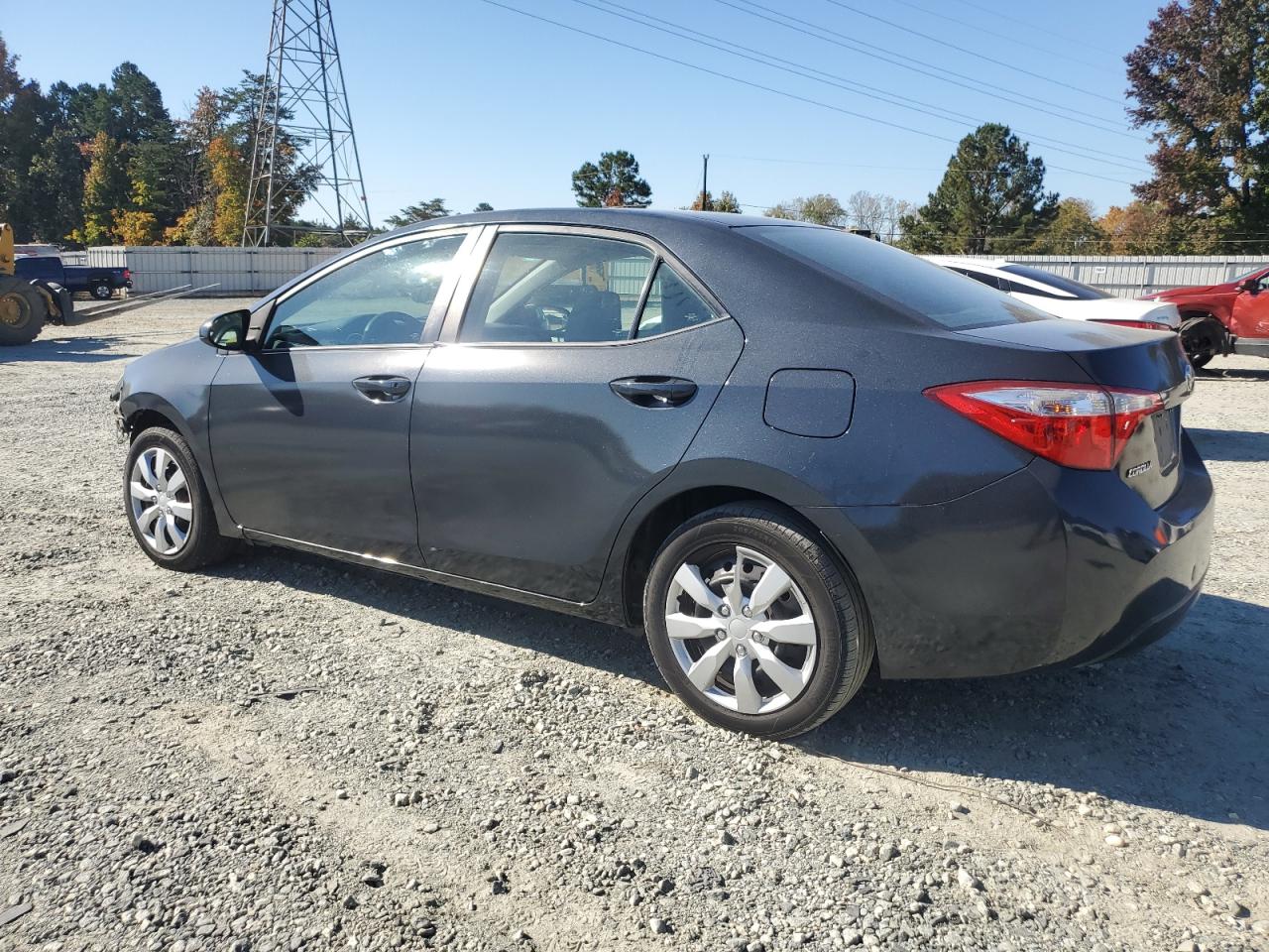 VIN 5YFBURHE5FP224655 2015 TOYOTA COROLLA no.2