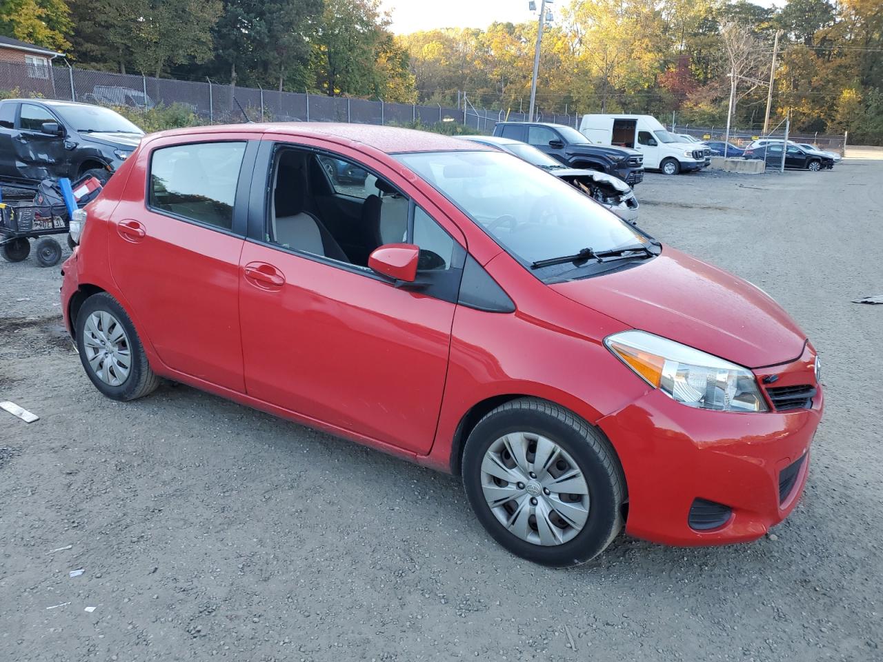 VIN JTDKTUD34DD566656 2013 TOYOTA YARIS no.4