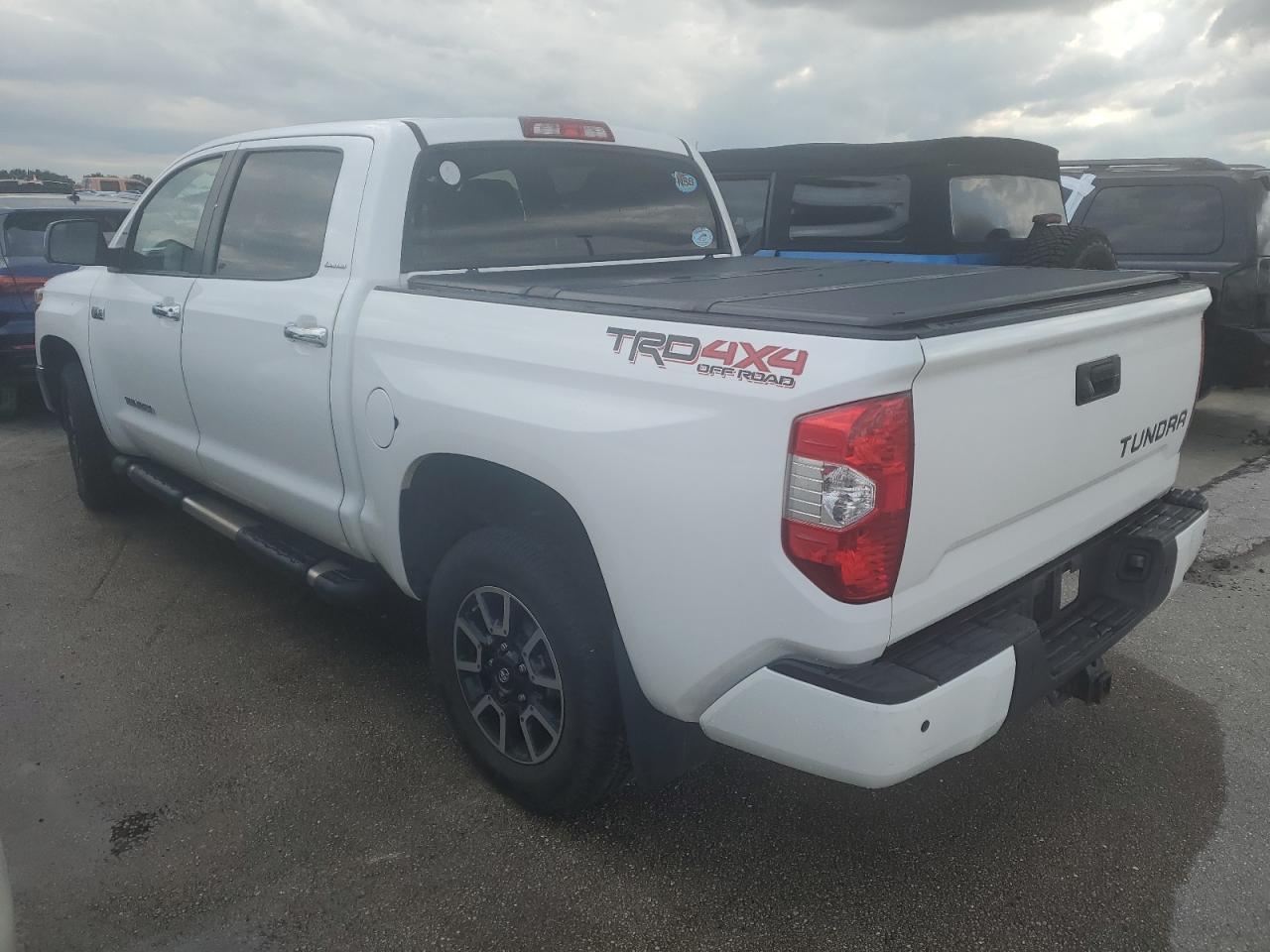 VIN 5TFHW5F15JX699293 2018 TOYOTA TUNDRA no.2