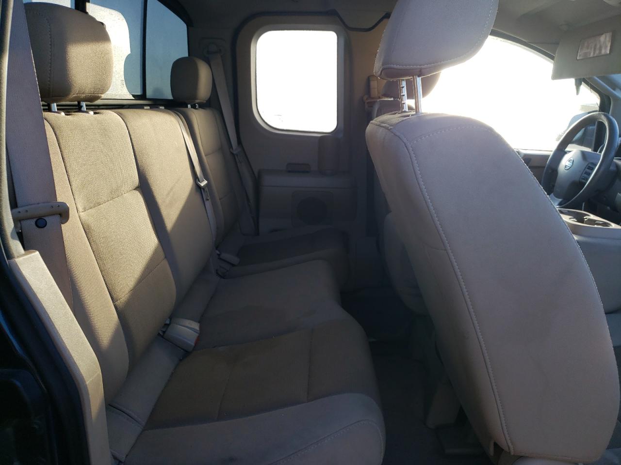 2009 Nissan Titan - Image 10