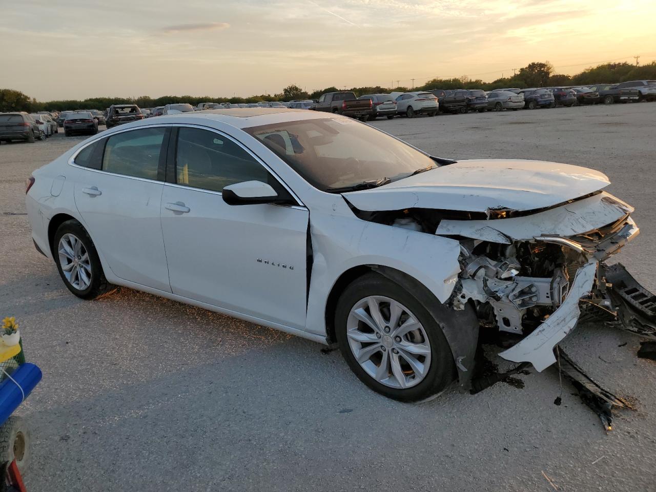 2022 Chevrolet Malibu - Image 4