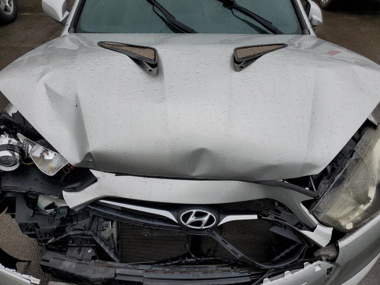 2013 Hyundai Genesis - Image 11