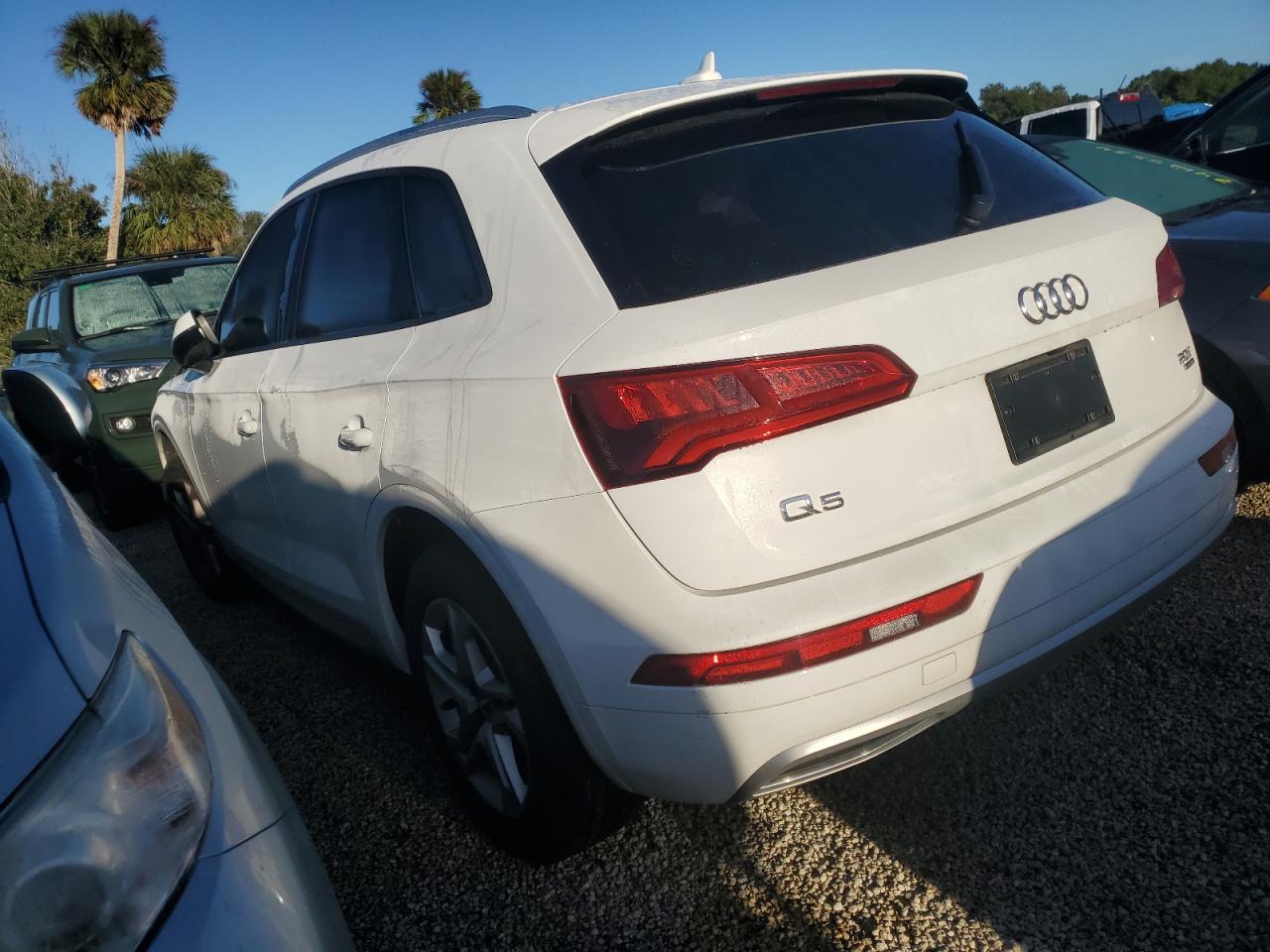 WA1ANAFY8J2209530 2018 AUDI Q5 - Image 2