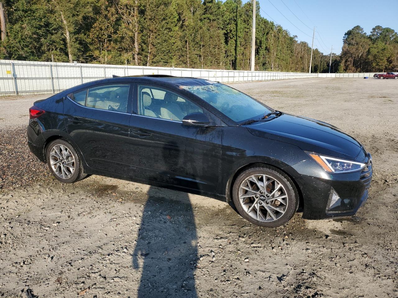 2020 Hyundai Elantra - Image 4