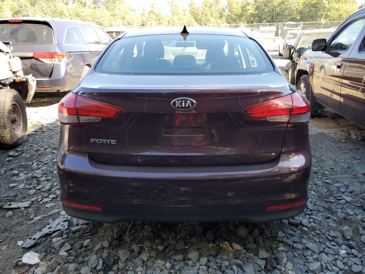 3KPFK4A76JE217228 2018 Kia Forte Lx