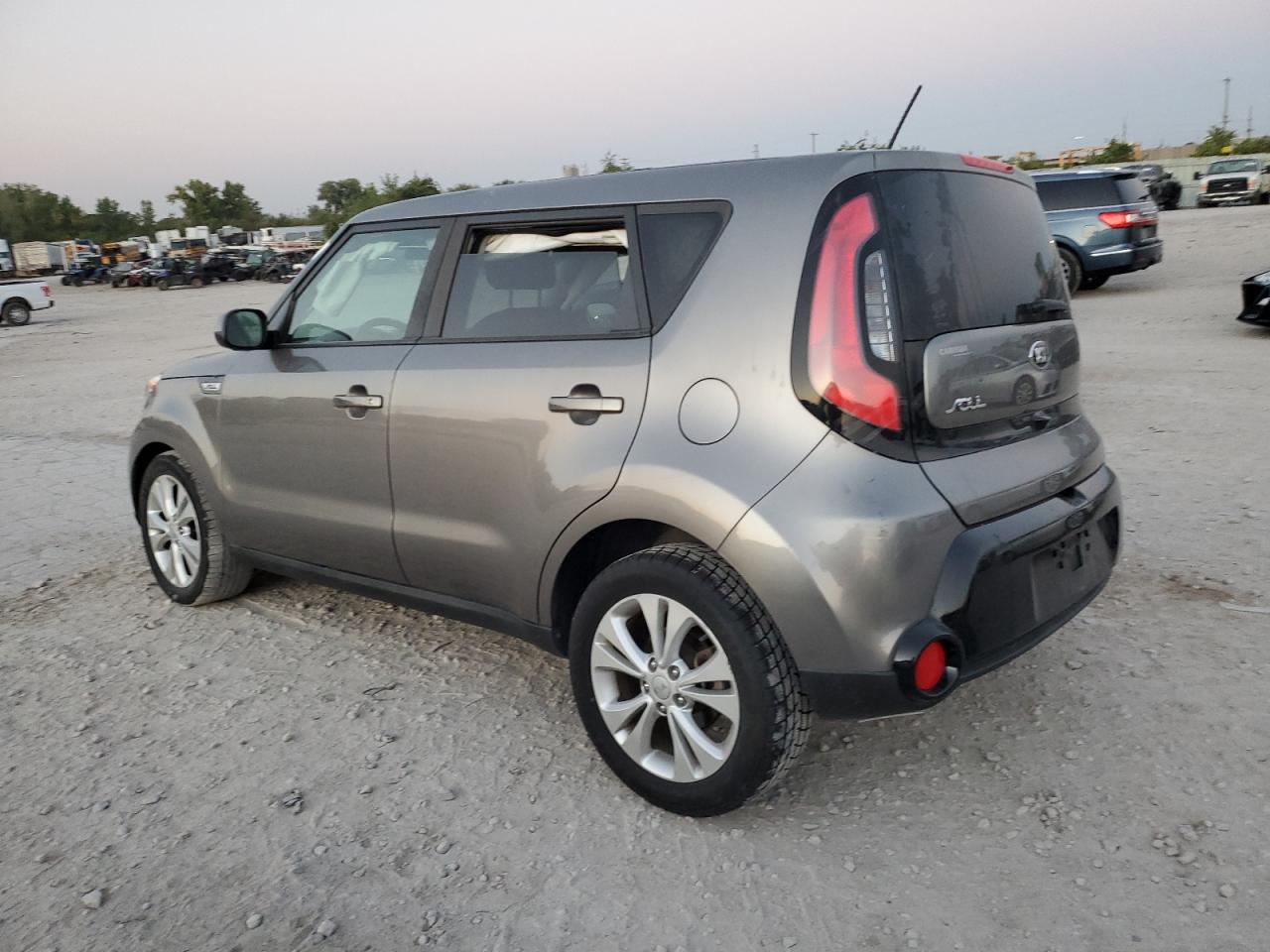 2016 Kia Soul - Image 2