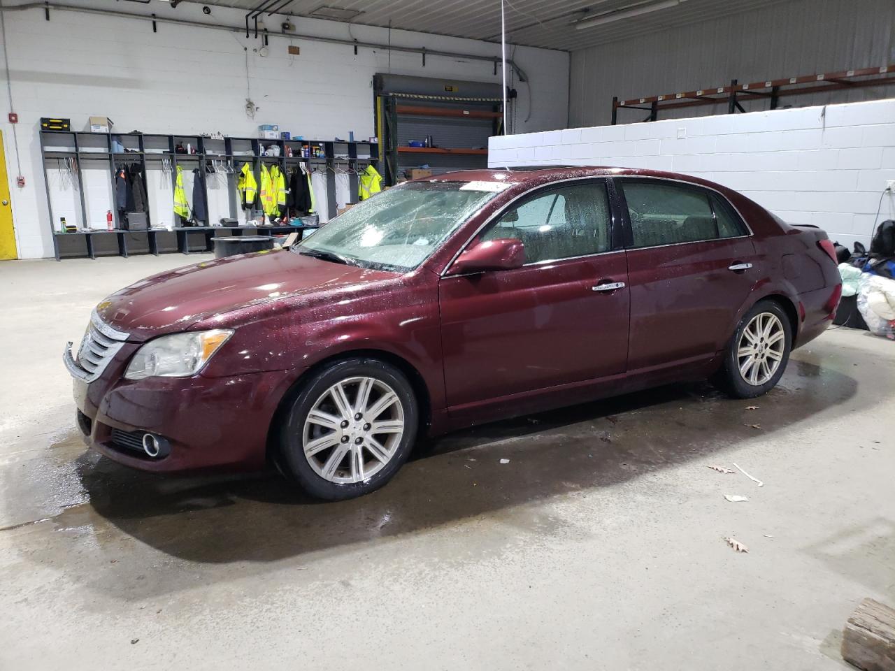 2009 Toyota Avalon - Image 1