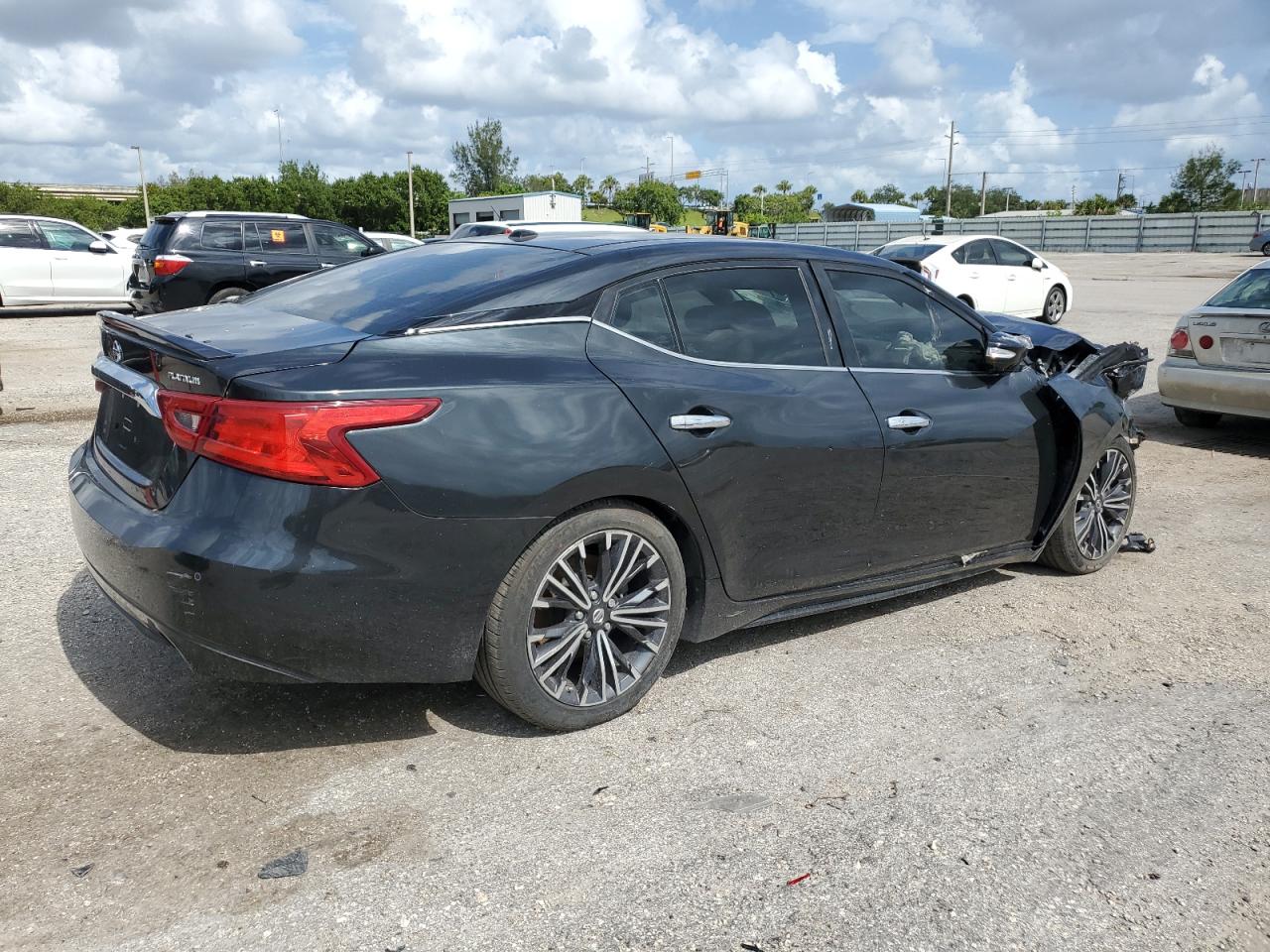 2017 Nissan Maxima - Image 3