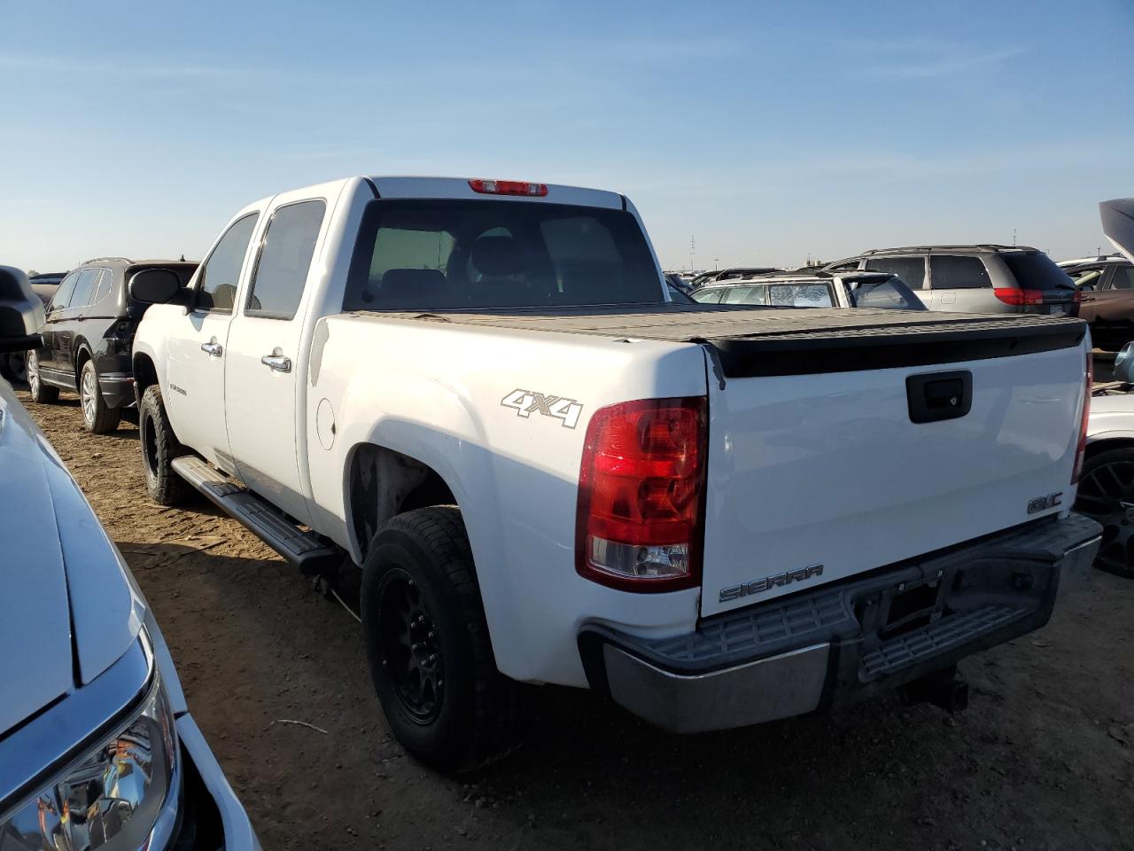 2009 GMC Sierra - Image 2