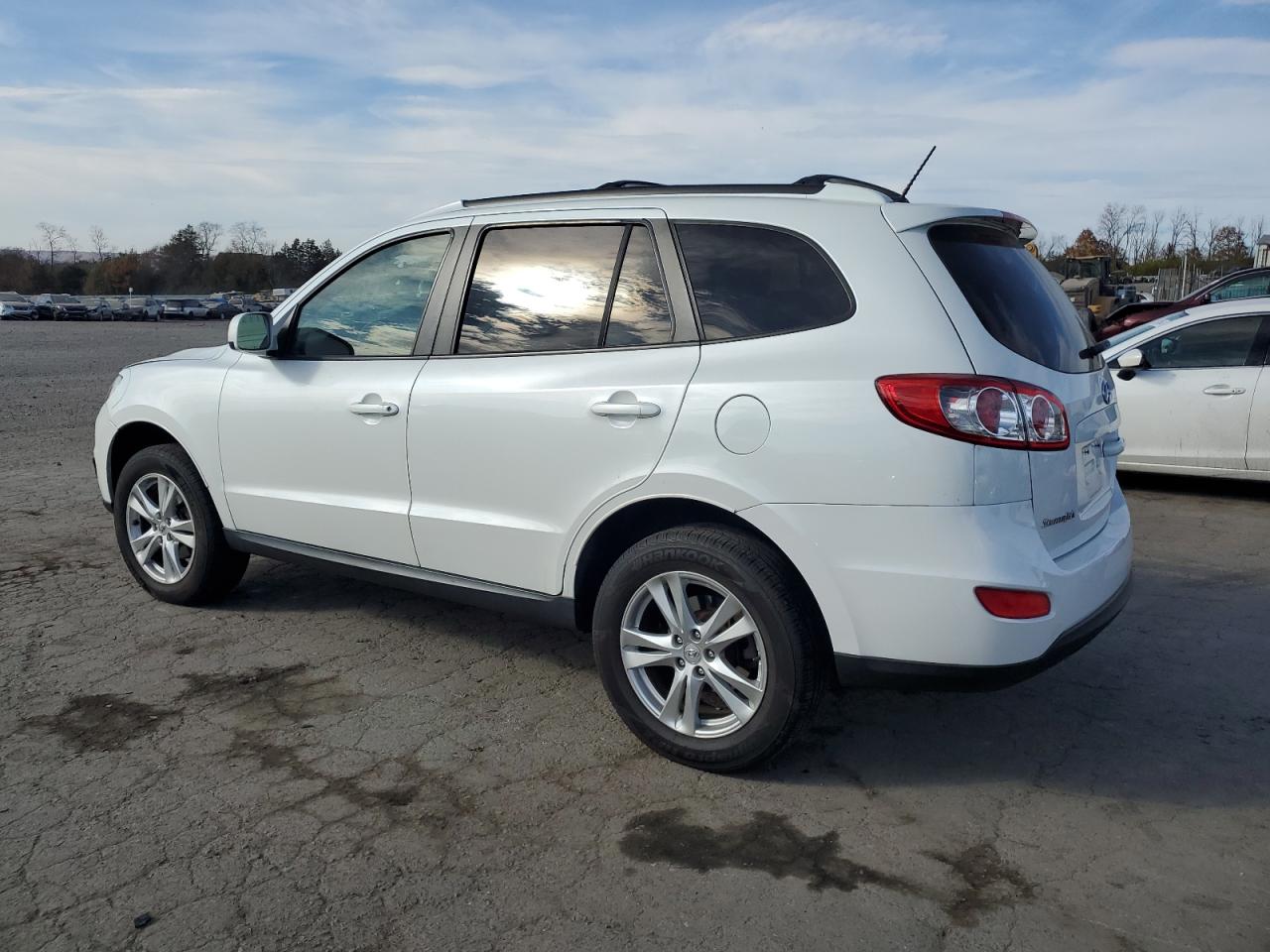 2012 Hyundai Santa Fe - Image 2