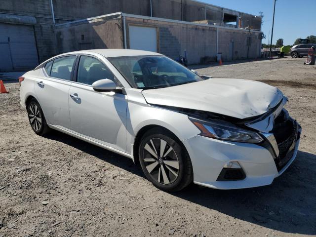 1N4BL4DV9MN382900 Nissan Altima SV 4