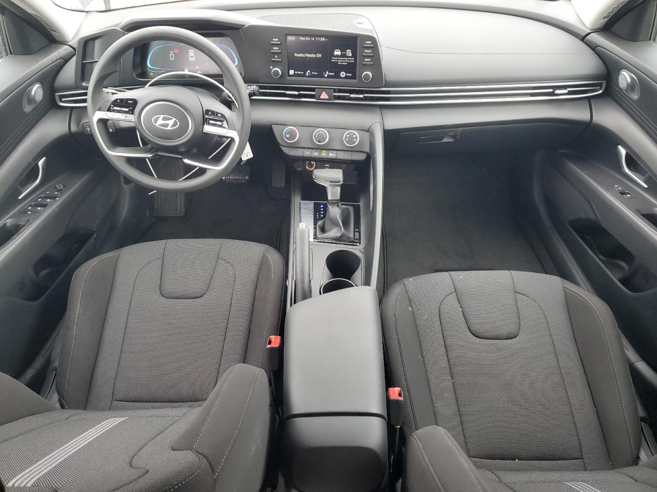 2024 Hyundai Elantra - Image 8