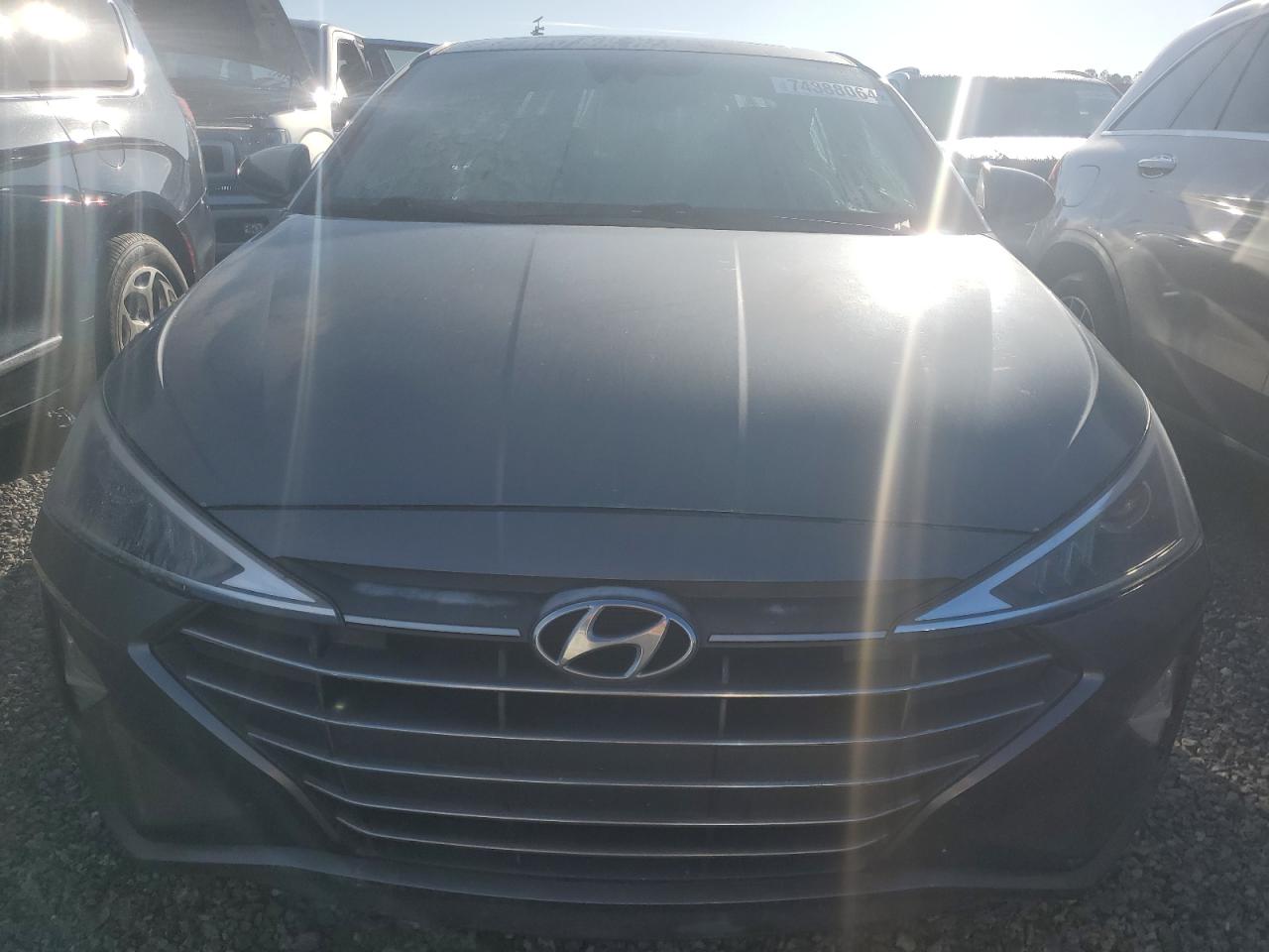 2019 Hyundai Elantra - Image 5