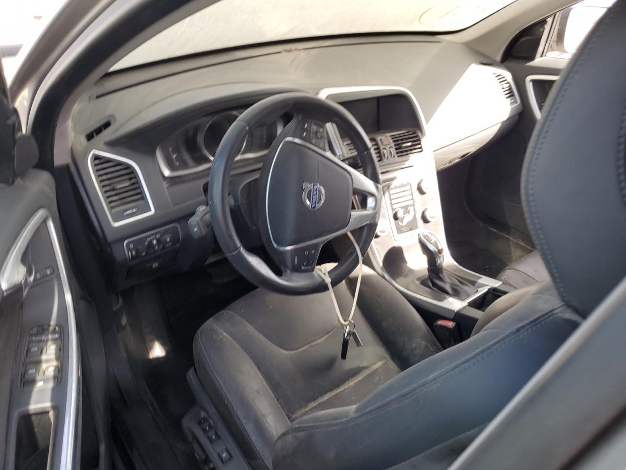 2016 Volvo XC60 - Image 8