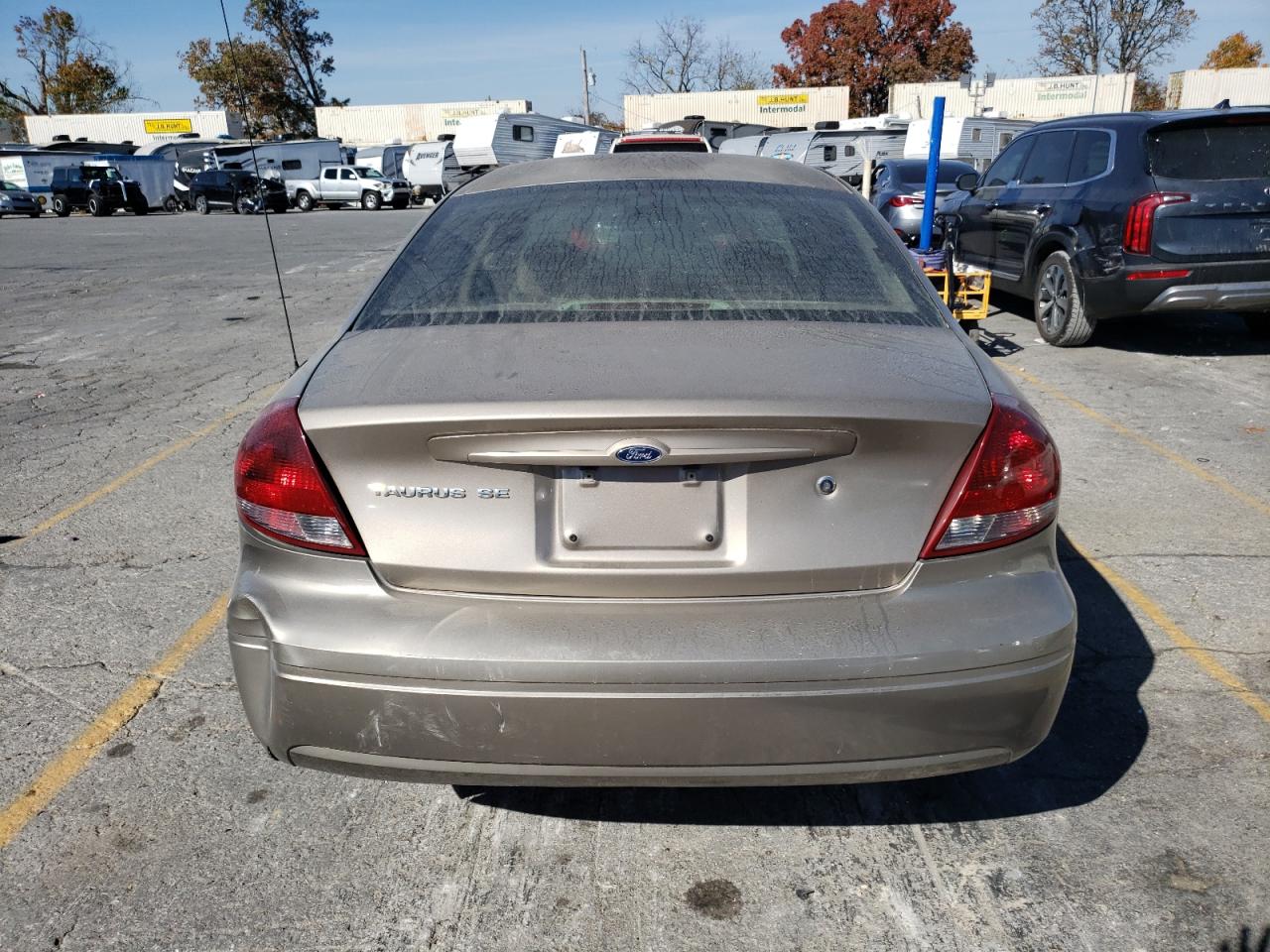 2006 Ford Taurus Se VIN: 1FAFP53256A152882 Lot: 77025464