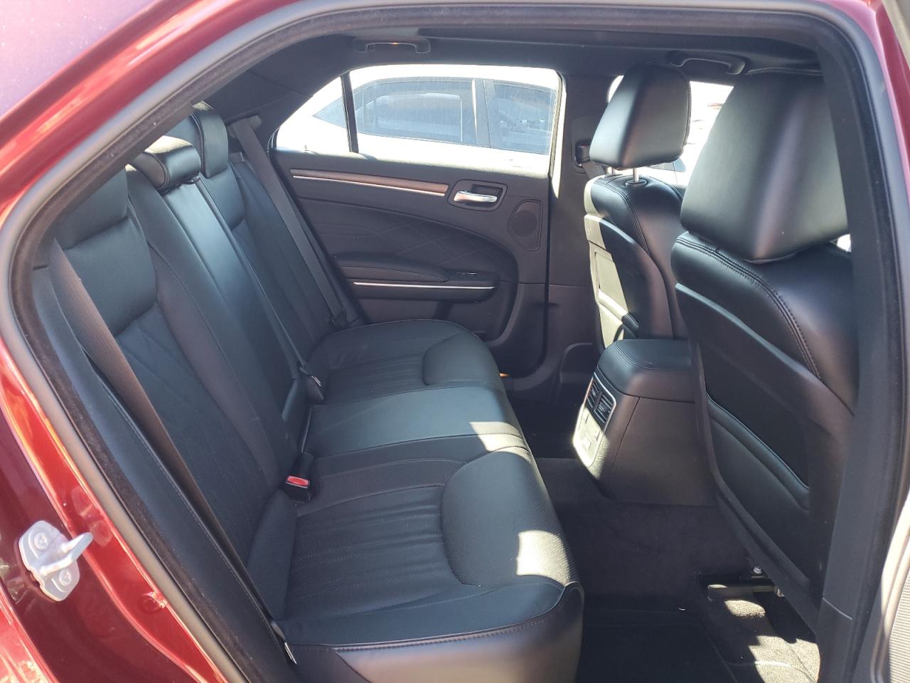 2016 Chrysler 300C Platinum VIN: 2C3CCAPGXGH282574 Lot: 76237104