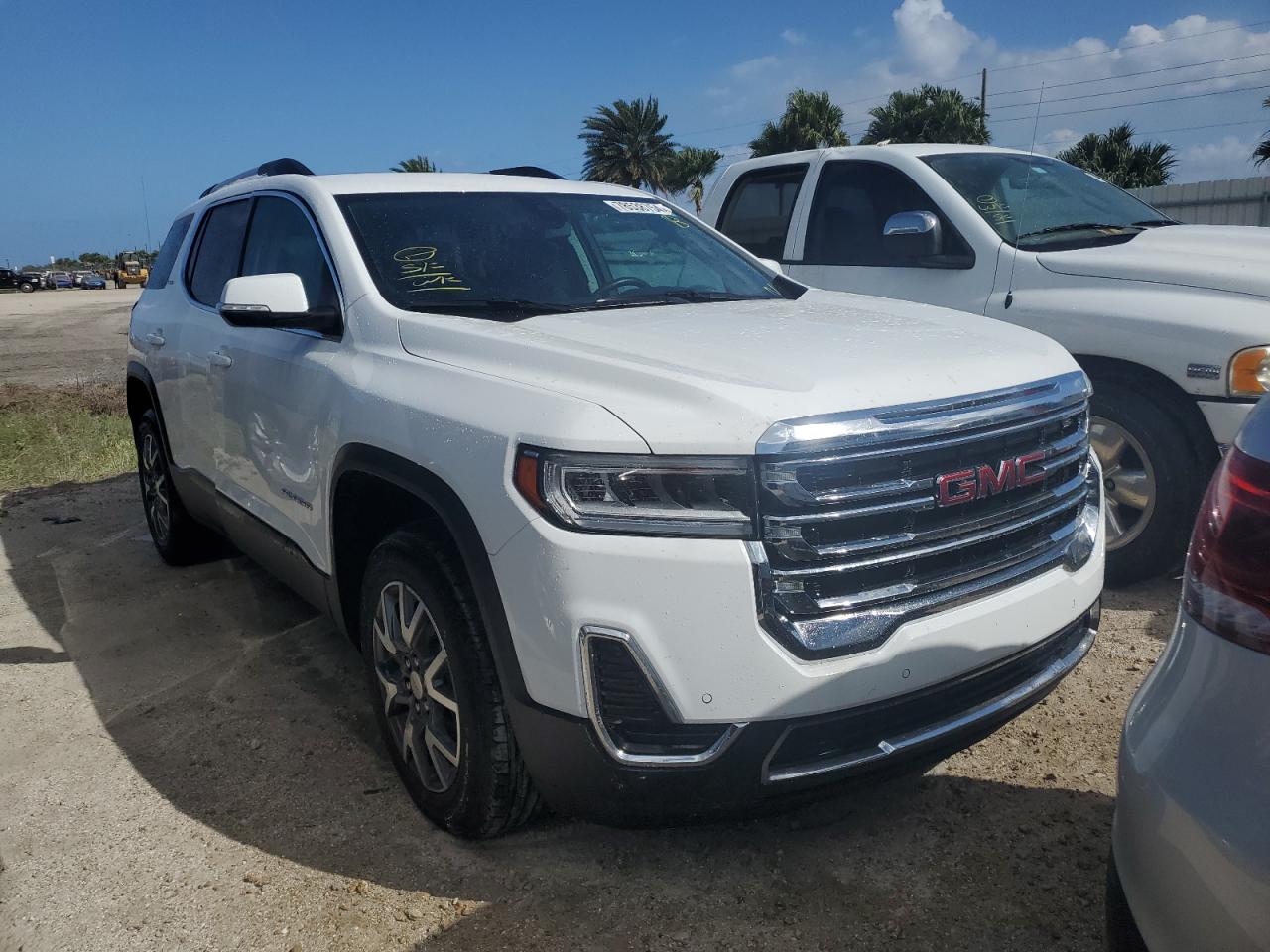 2022 GMC Acadia - Image 4