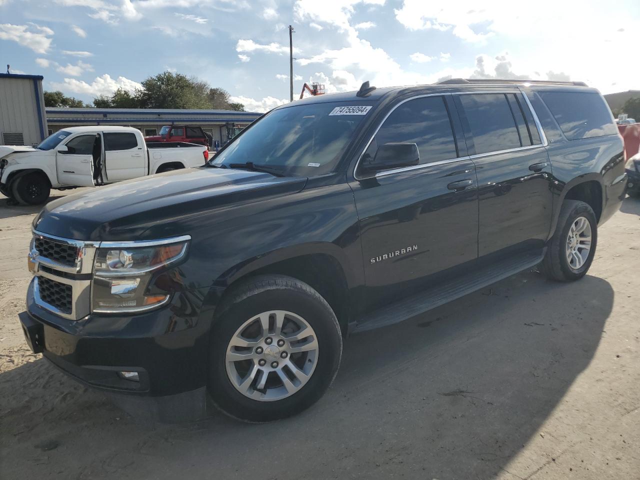 1GNSCHKC1JR275662 2018 CHEVROLET SUBURBAN - Image 1