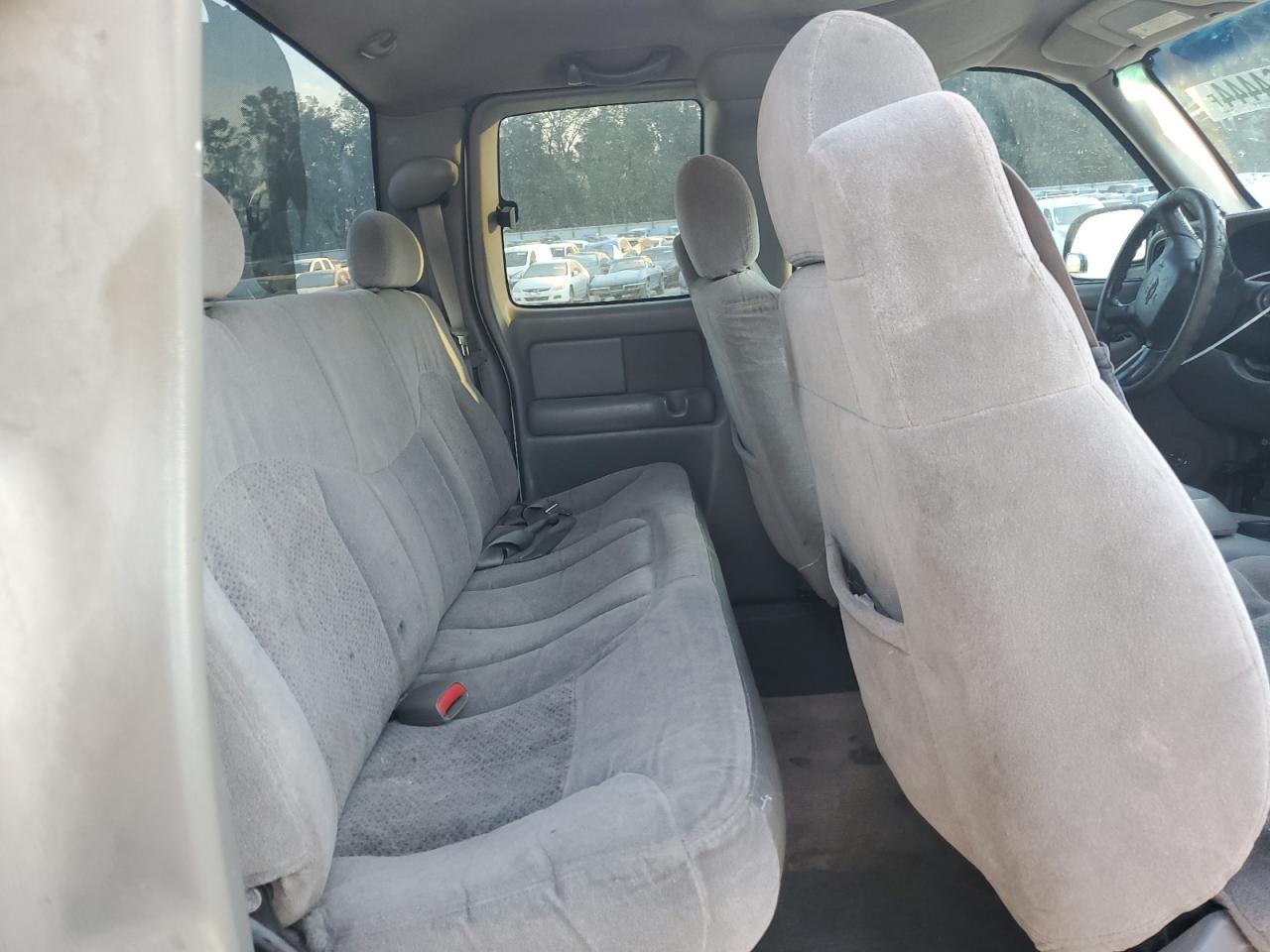 2000 Chevrolet Silverado - Image 10