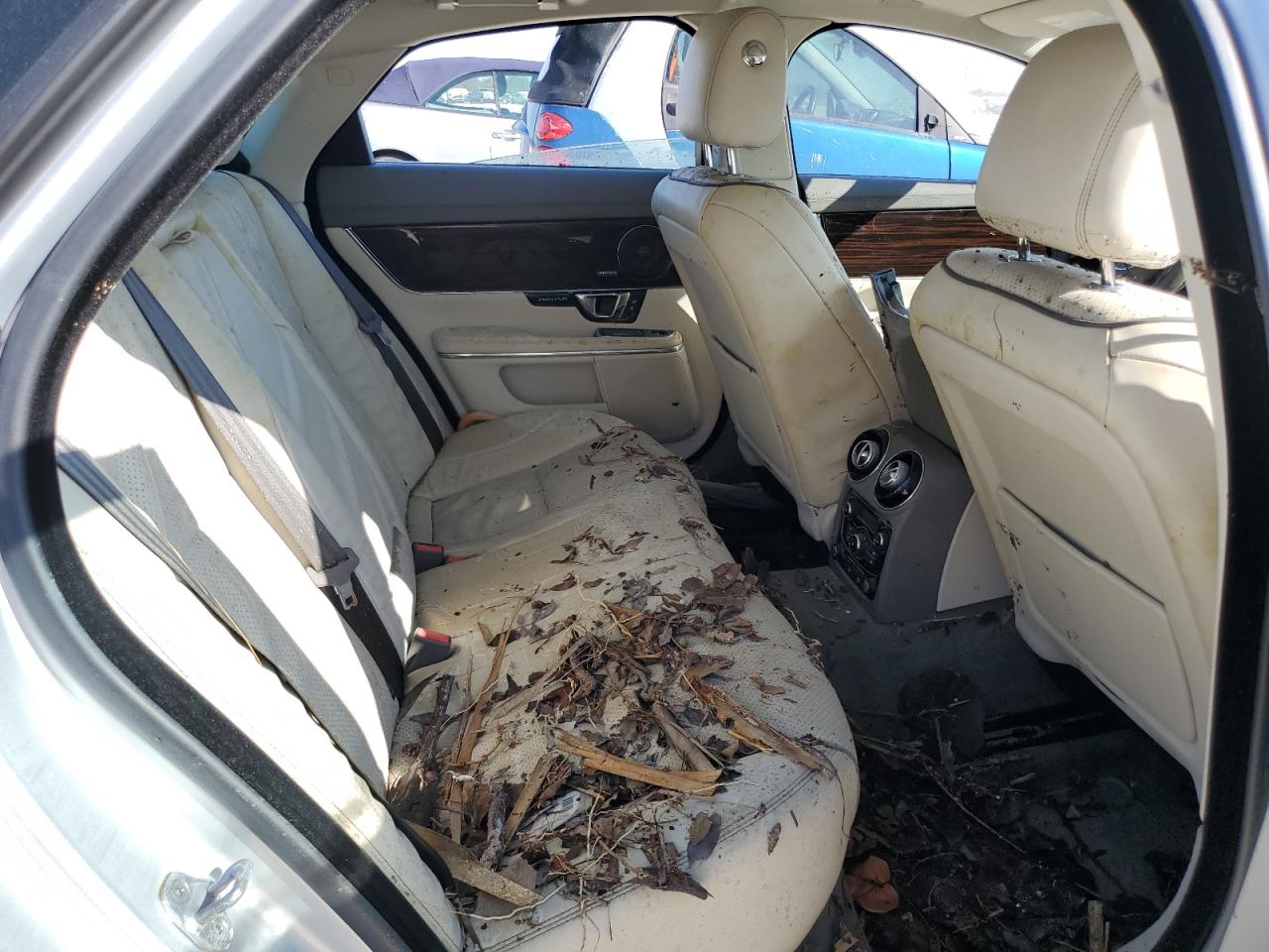 2016 Jaguar Xj VIN: SAJWJ1CD3G8V99940 Lot: 76345234