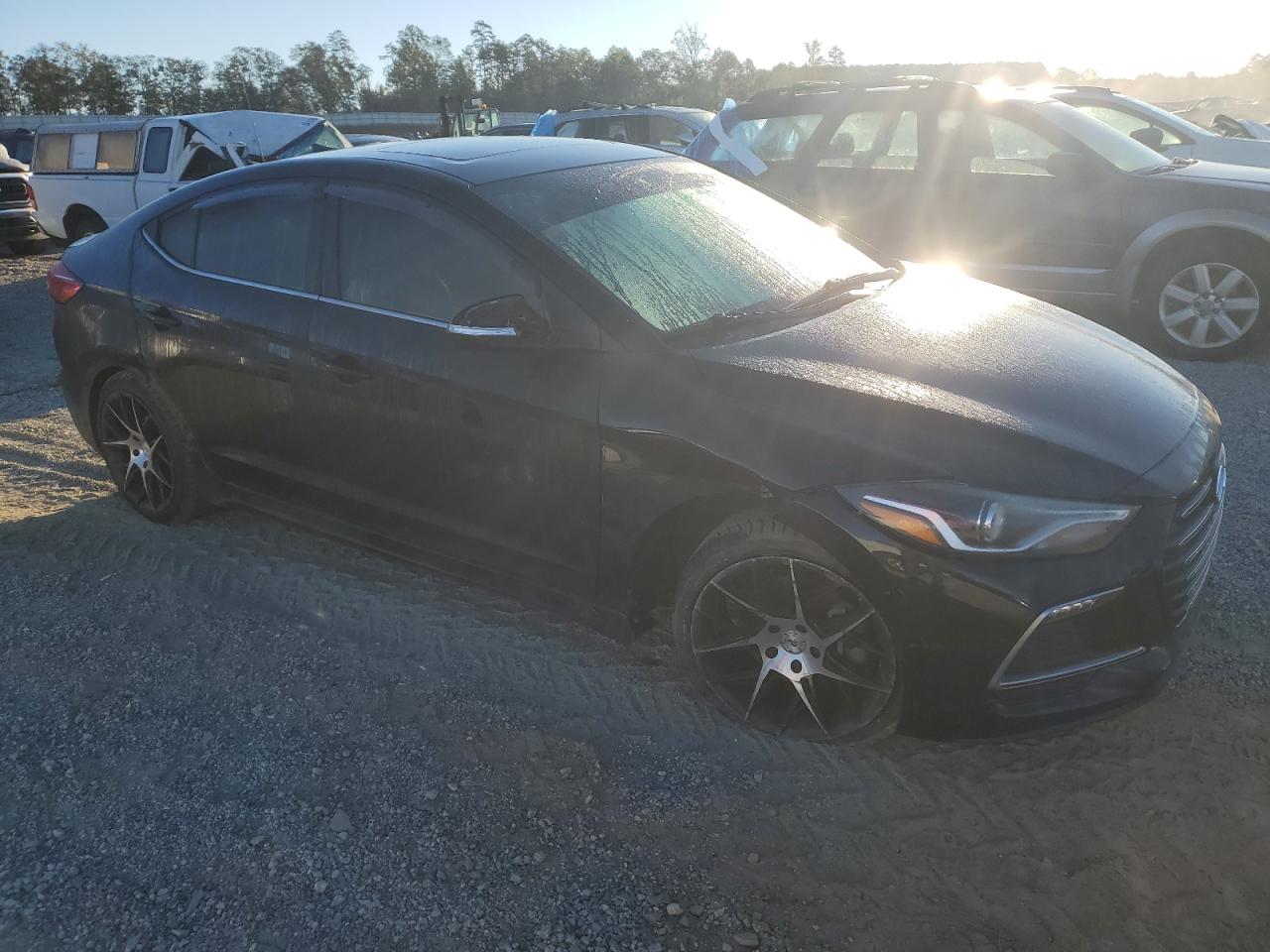 2018 Hyundai Elantra - Image 4