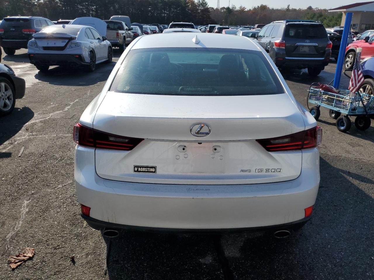 2016 Lexus IS - Image 6