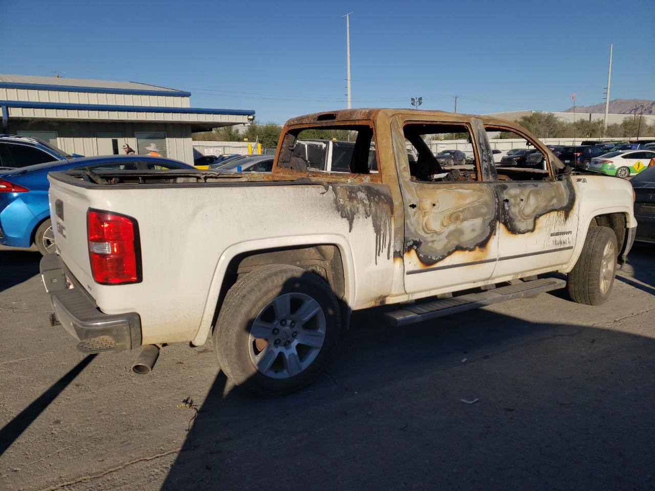 2015 GMC Sierra - Image 3