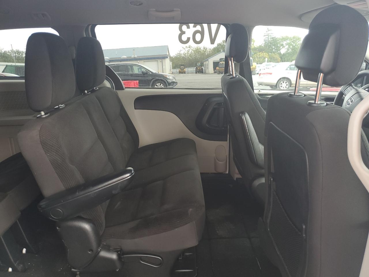 2017 Dodge Grand Caravan Se VIN: 2C4RDGBG5HR812779 Lot: 75010104