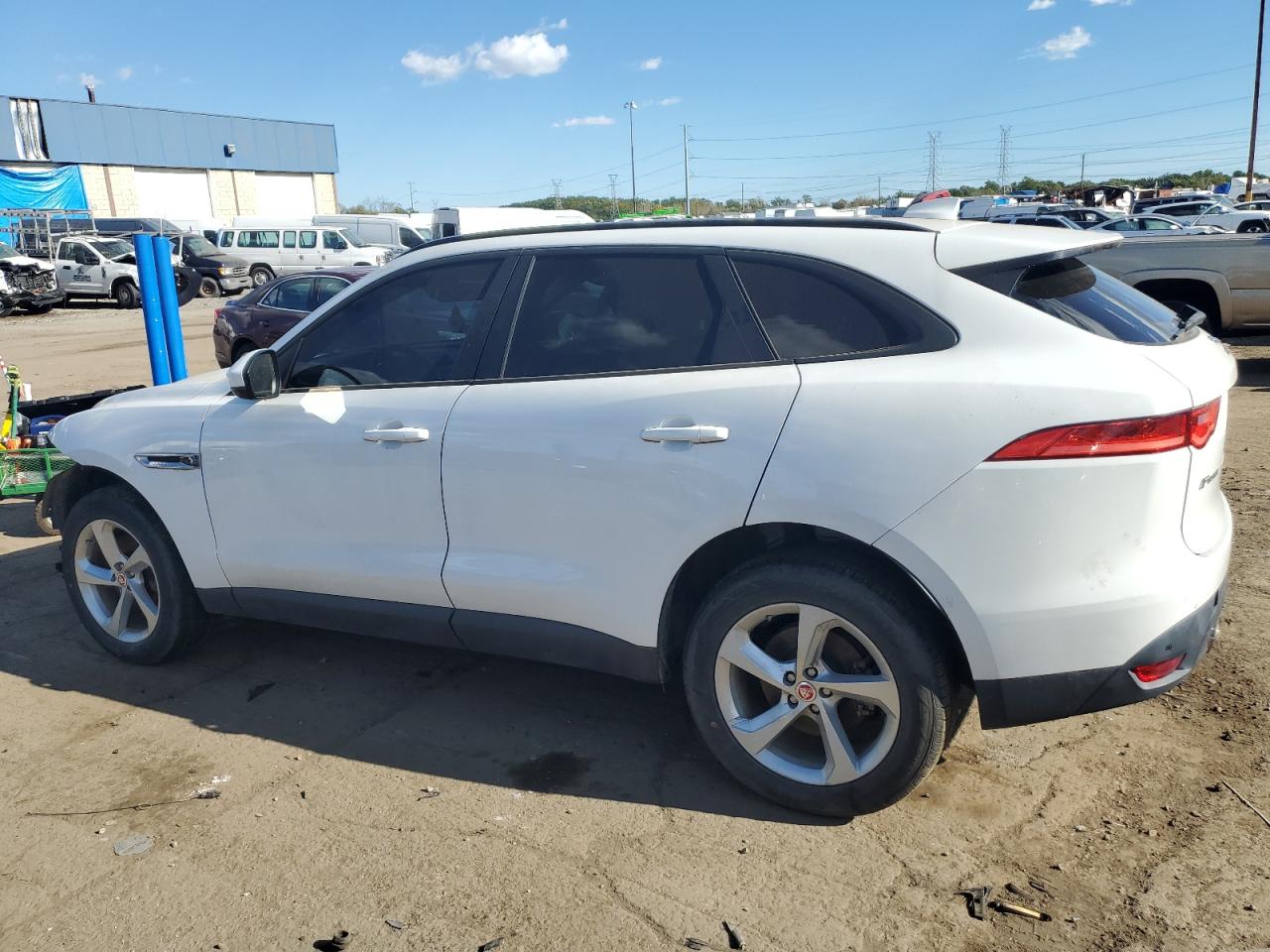 SADCJ2BV4HA062767 2017 Jaguar F-Pace Premium