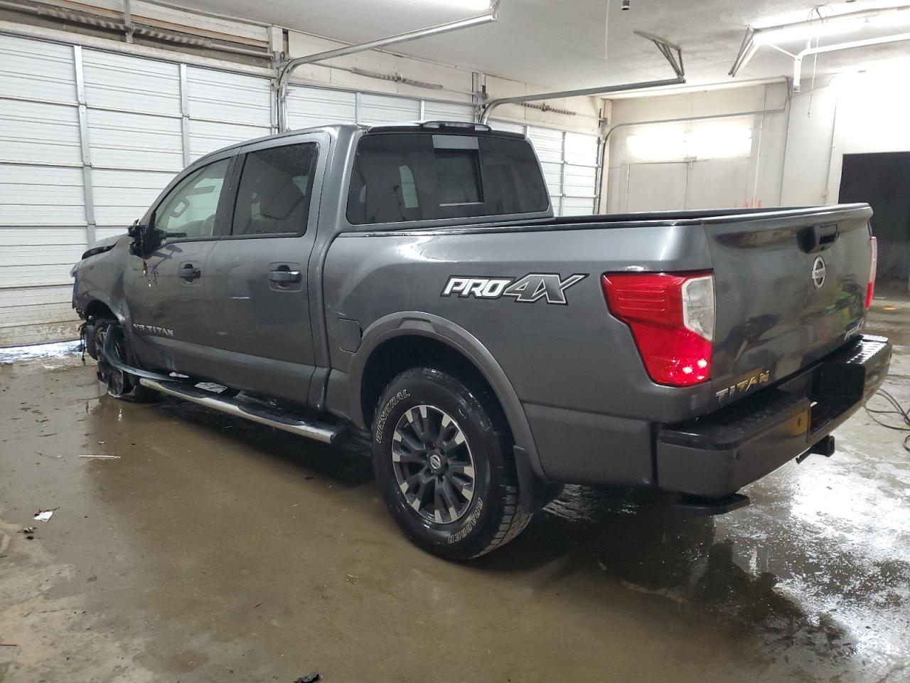 2019 Nissan Titan - Image 2